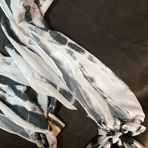 Black & white SHEIN bikini and matching sheer pants - Picture 5 of 6